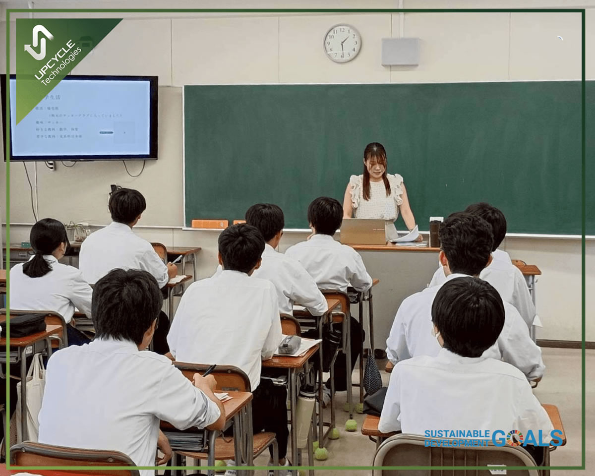 新津第二中学校でアップサイクルと資源循環をテーマに職業講話を実施 (1)